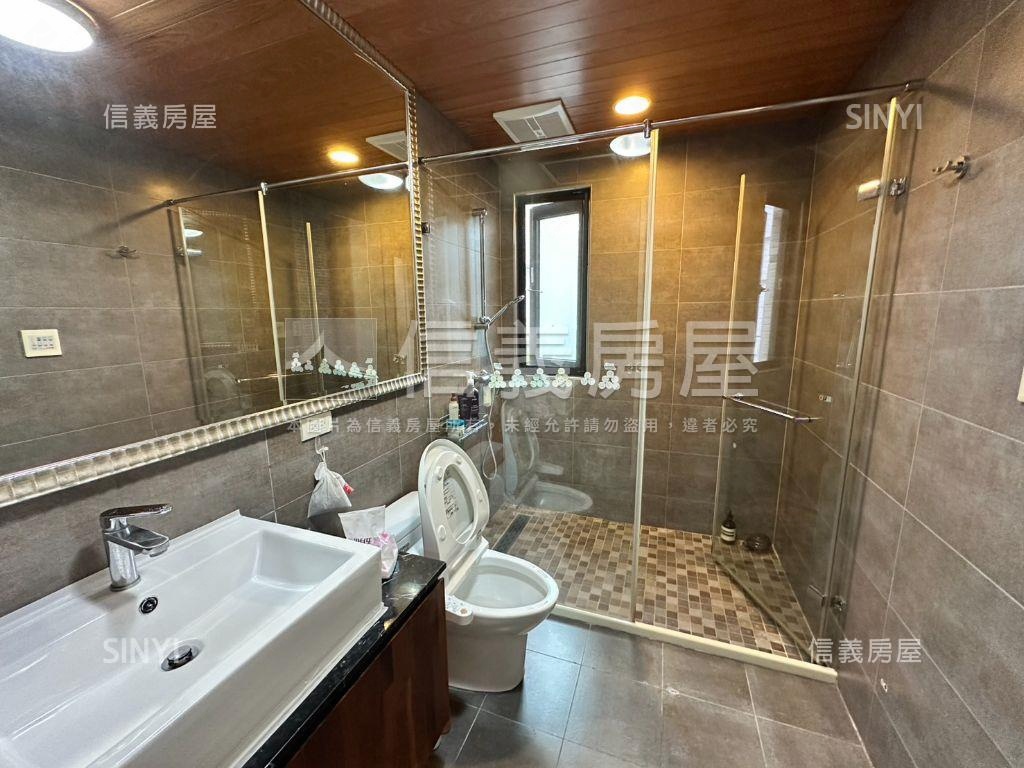 專任雅景花園三房附雙車位房屋室內格局與周邊環境