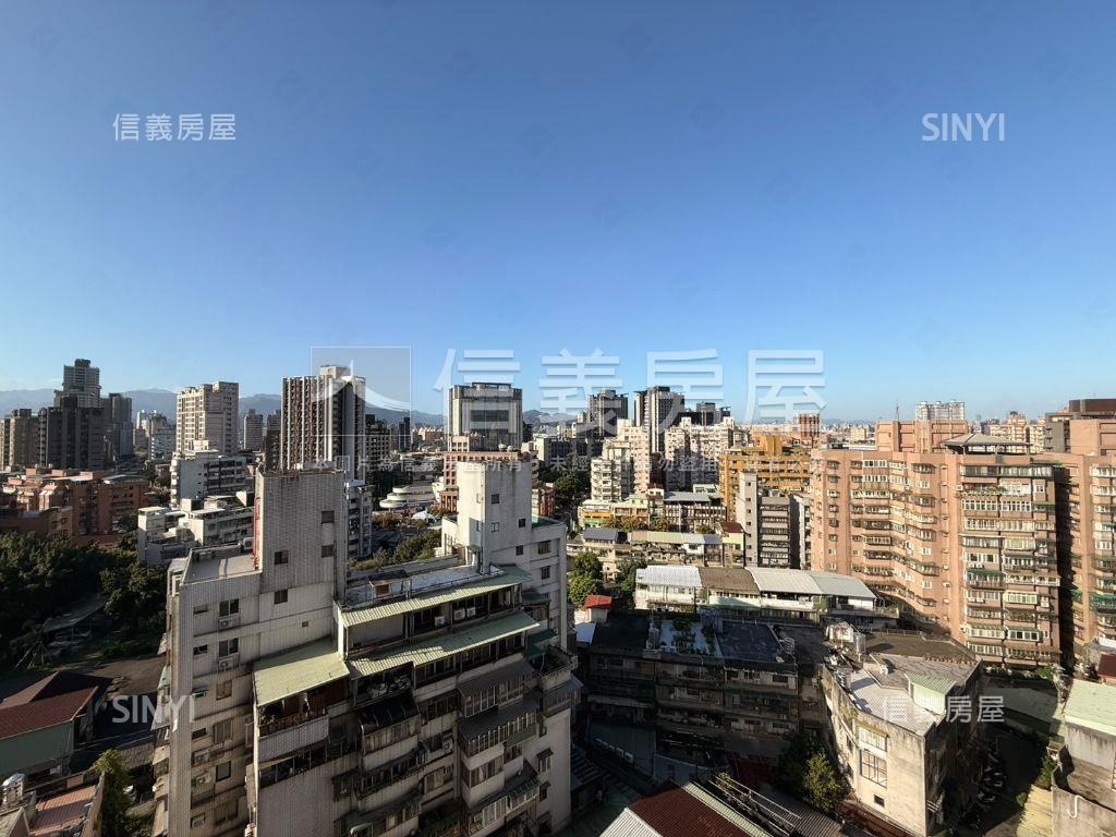 專任雅景花園三房附雙車位房屋室內格局與周邊環境