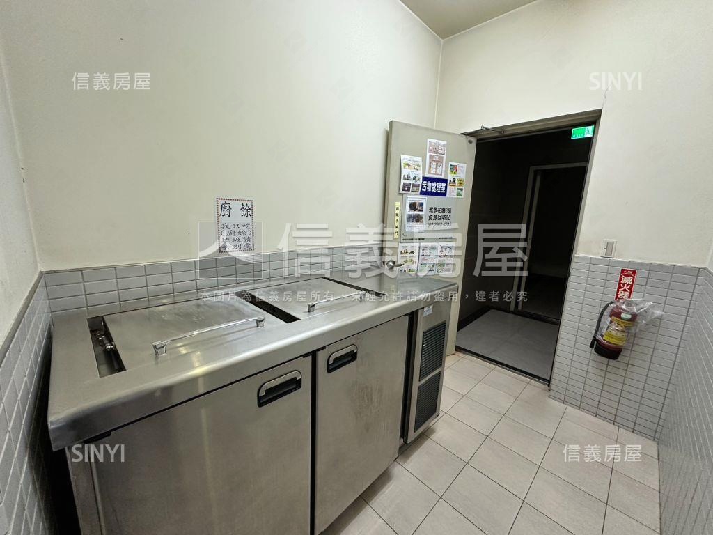 專任雅景花園三房附雙車位房屋室內格局與周邊環境