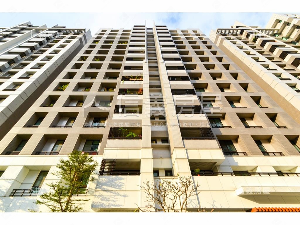 專任雅景花園三房附雙車位房屋室內格局與周邊環境