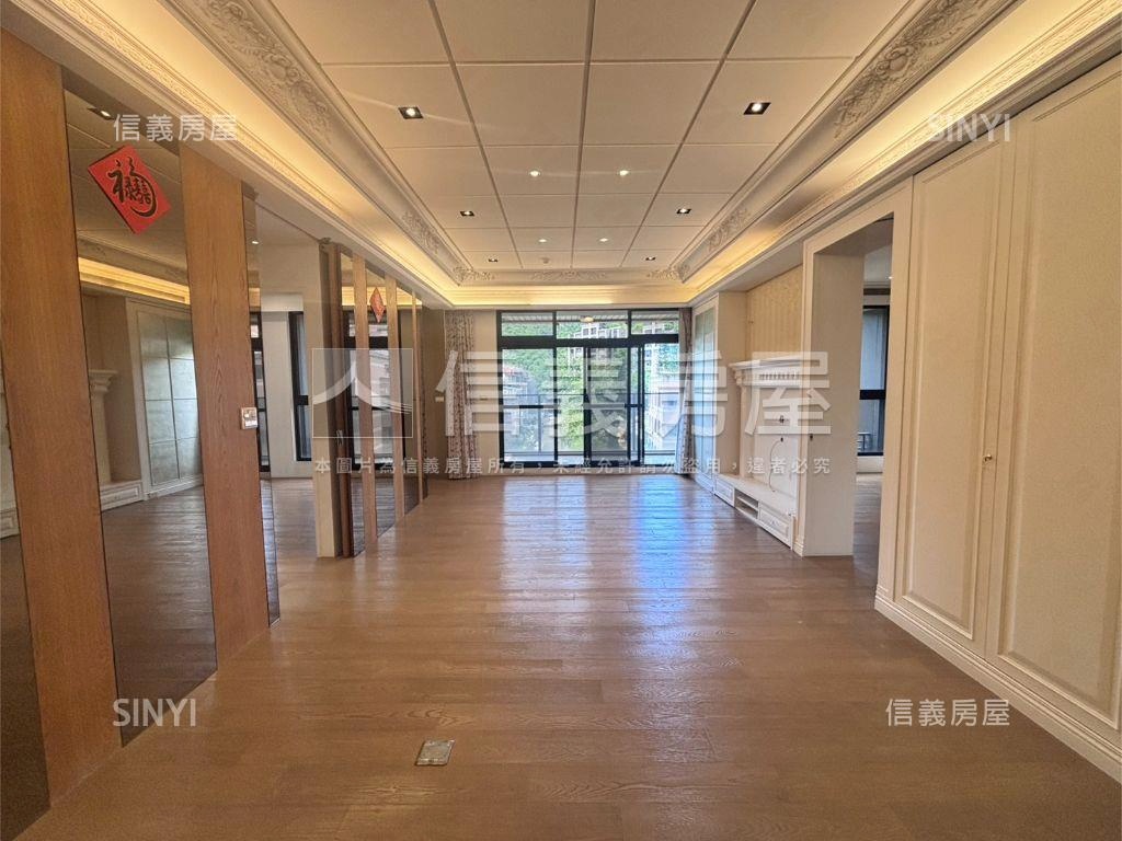 坐擁山巒久康山田房屋室內格局與周邊環境