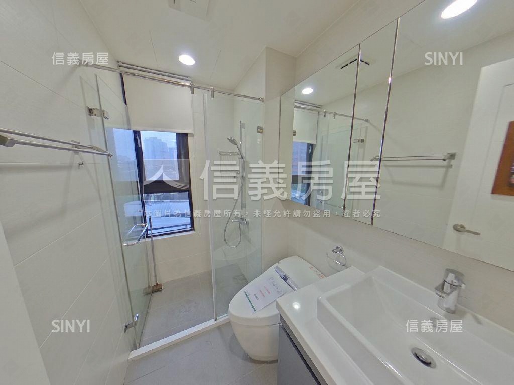 坐擁山巒久康山田房屋室內格局與周邊環境