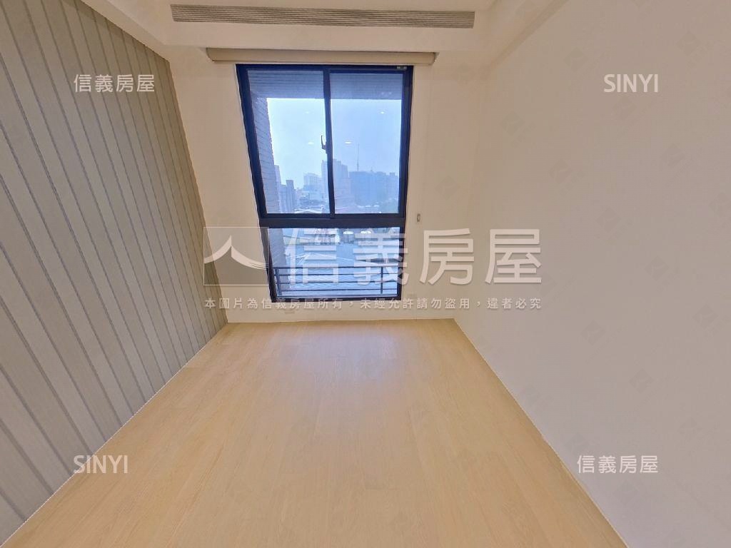 坐擁山巒久康山田房屋室內格局與周邊環境