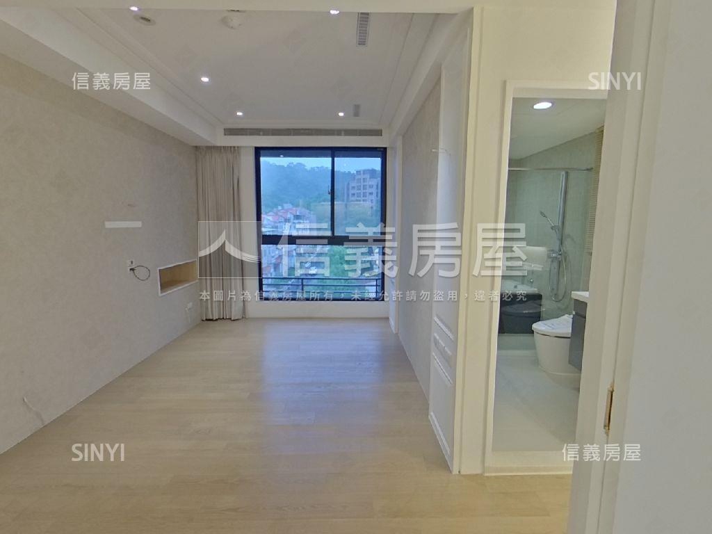 坐擁山巒久康山田房屋室內格局與周邊環境