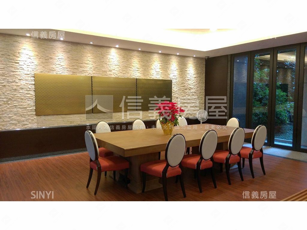 坐擁山巒久康山田房屋室內格局與周邊環境
