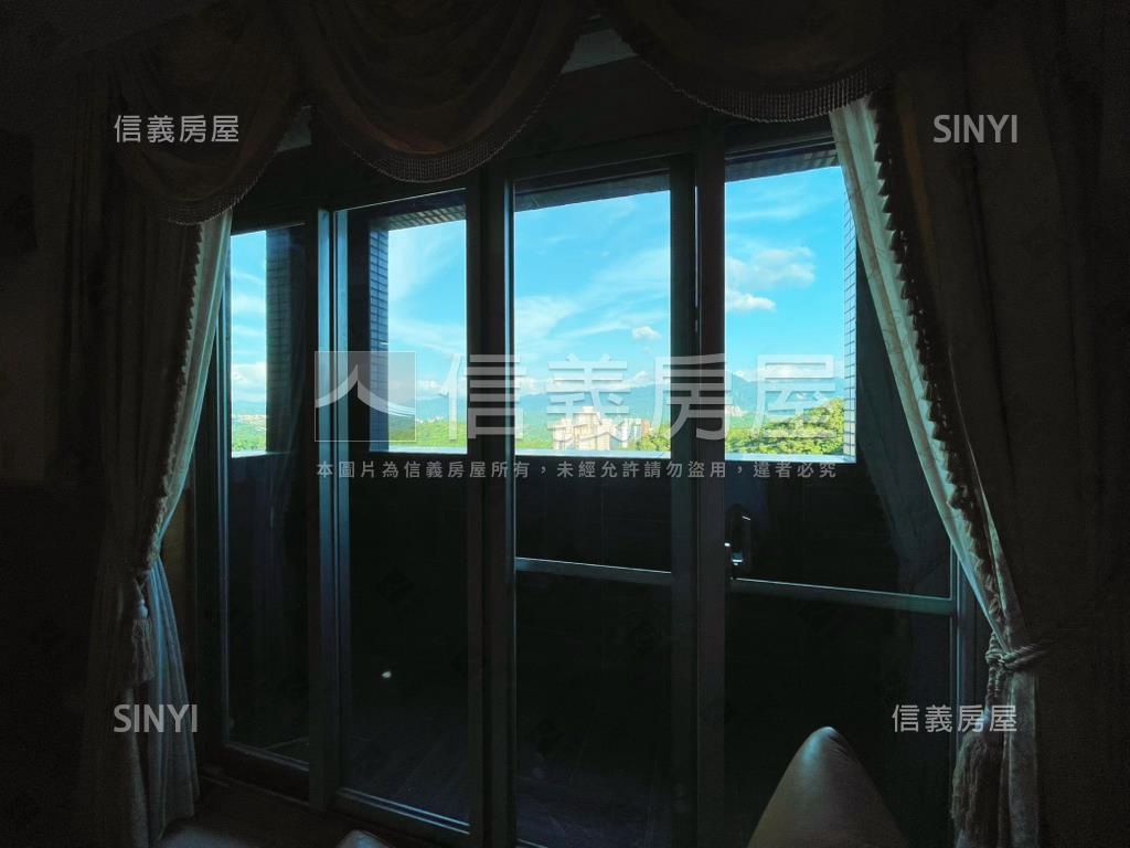 世界山莊高樓美景樓中樓房屋室內格局與周邊環境