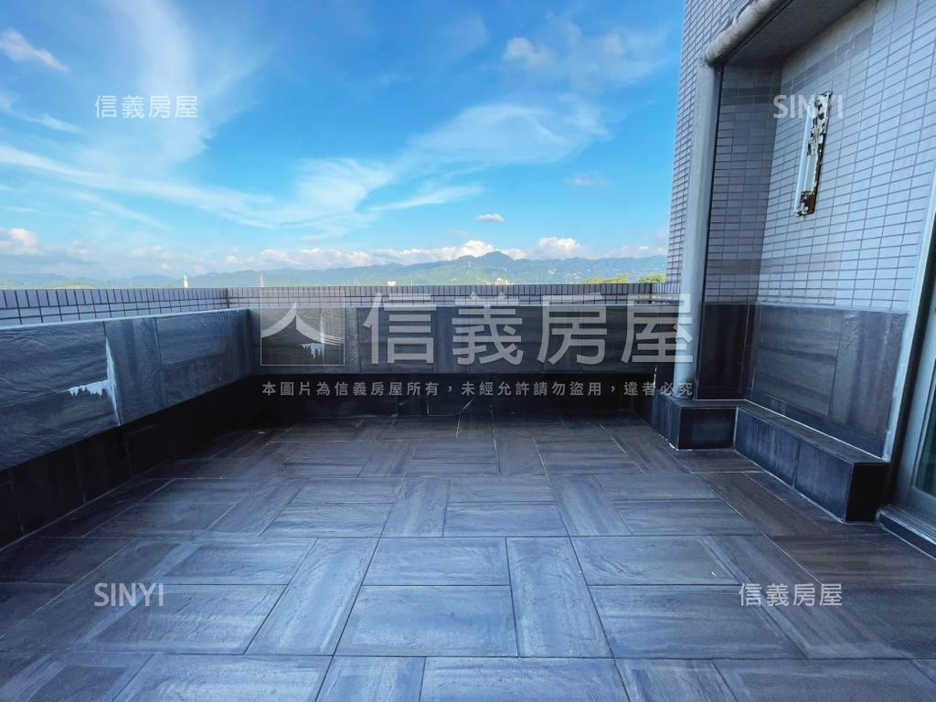世界山莊高樓美景樓中樓房屋室內格局與周邊環境