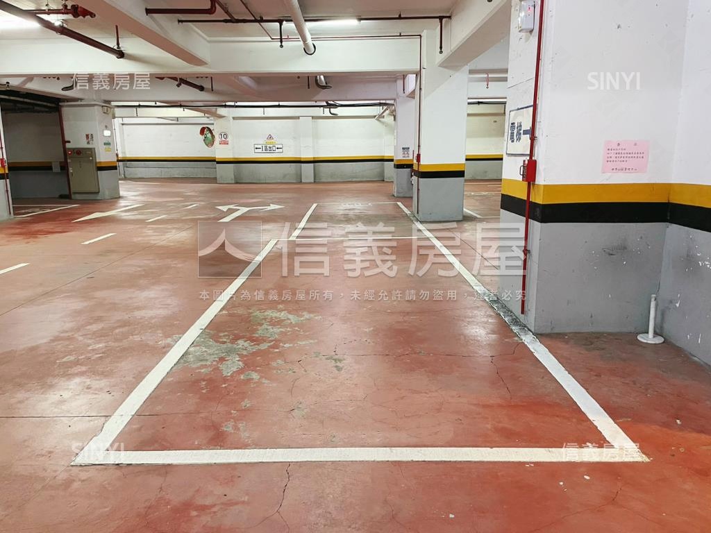 世界山莊高樓美景樓中樓房屋室內格局與周邊環境