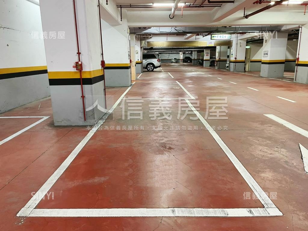 世界山莊高樓美景樓中樓房屋室內格局與周邊環境