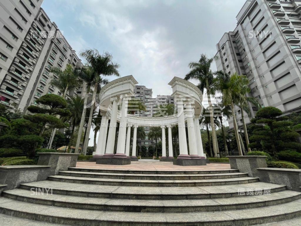 世界山莊高樓美景樓中樓房屋室內格局與周邊環境