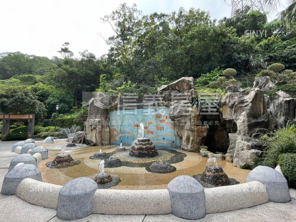 世界山莊高樓美景樓中樓房屋室內格局與周邊環境