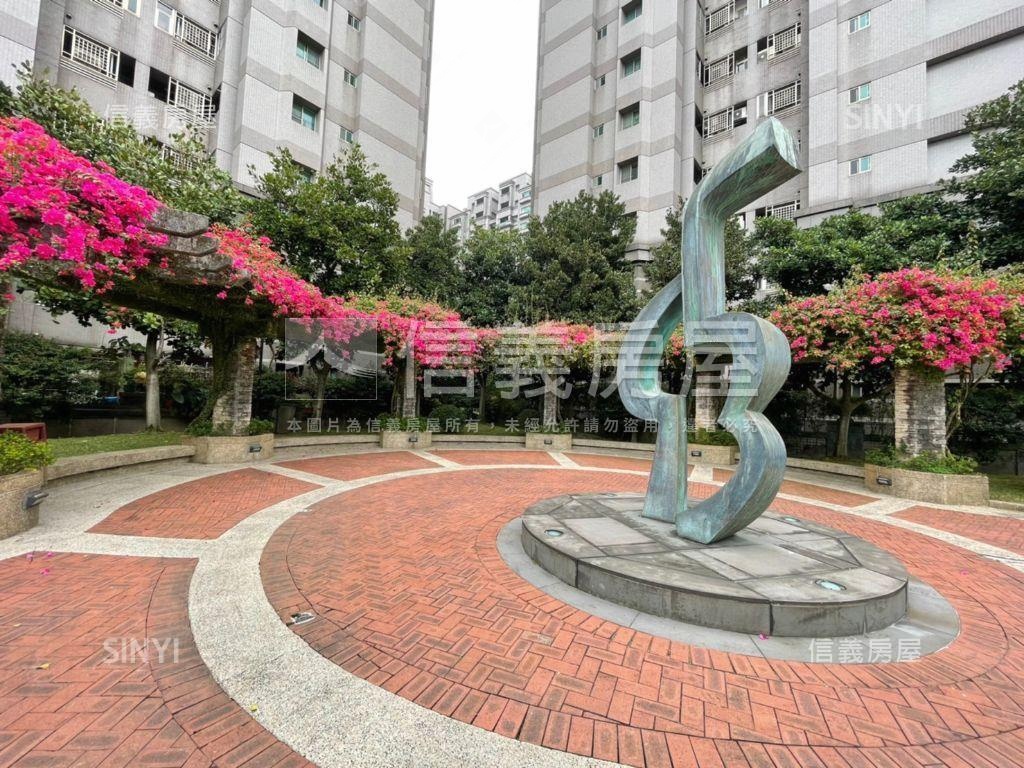 世界山莊高樓美景樓中樓房屋室內格局與周邊環境
