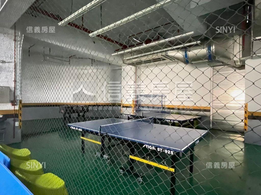 世界山莊高樓美景樓中樓房屋室內格局與周邊環境