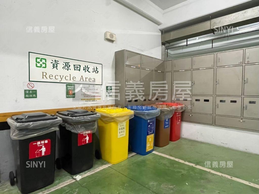 世界山莊高樓美景樓中樓房屋室內格局與周邊環境