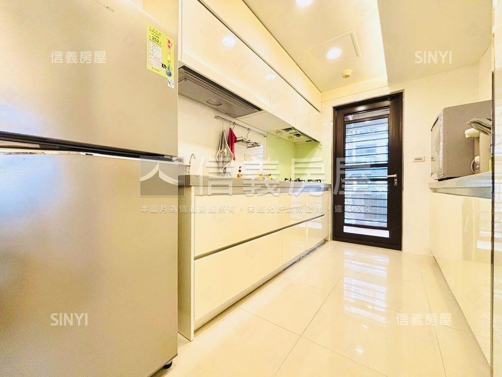 政大山臨溪三房雙車位房屋室內格局與周邊環境