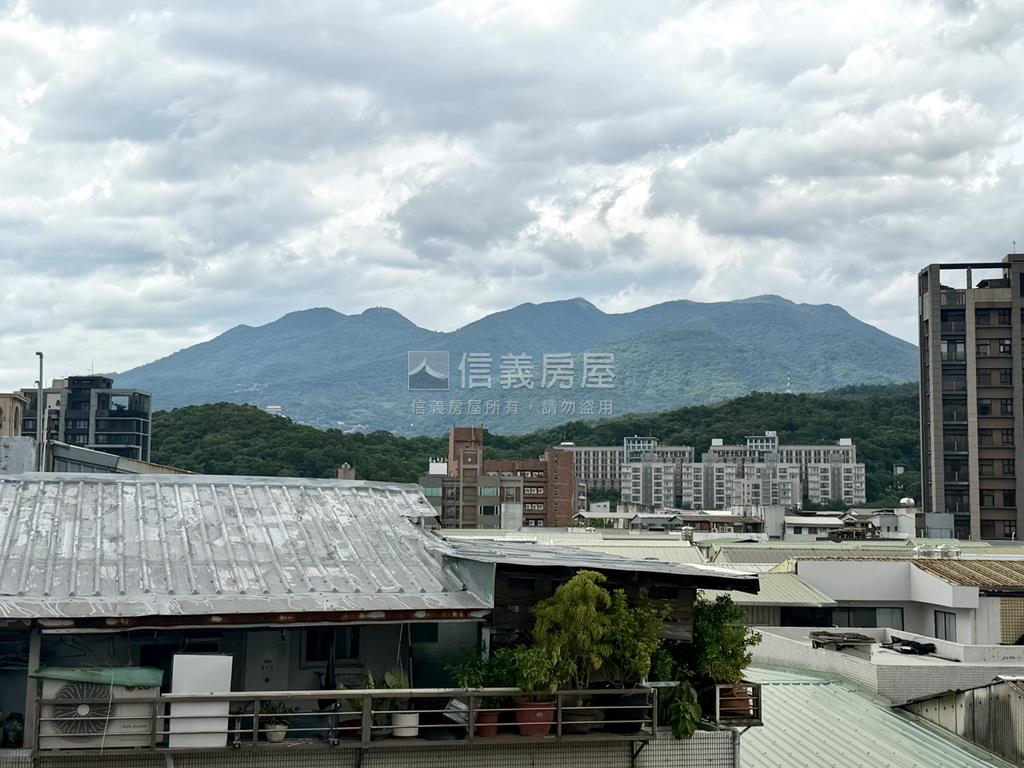 眺望山景愜意露台美屋房屋室內格局與周邊環境
