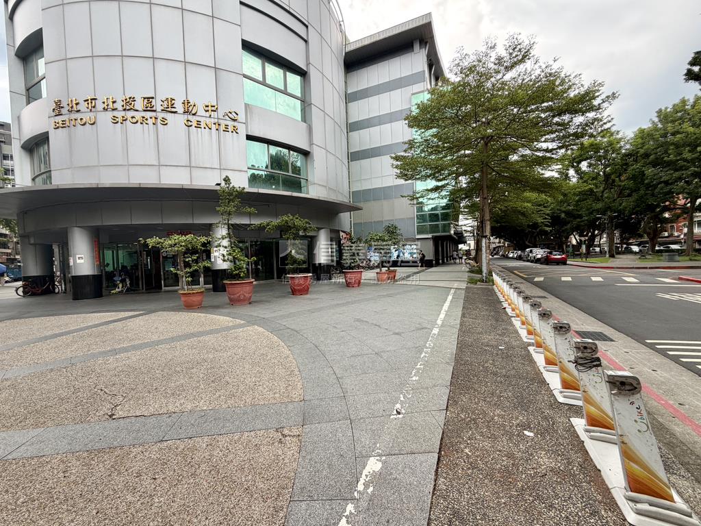 眺望山景愜意露台美屋房屋室內格局與周邊環境