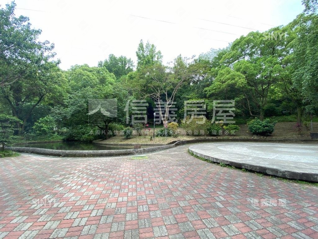 圓通市區旁夜景土地房屋室內格局與周邊環境