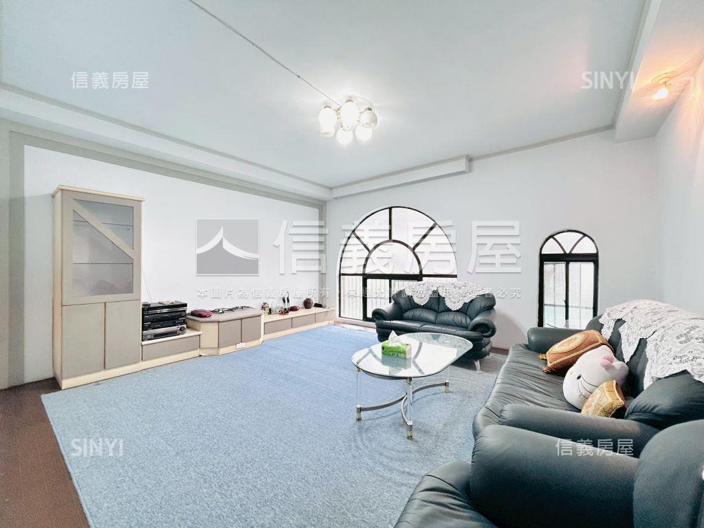 近中路重劃稀有釋出透天房屋室內格局與周邊環境