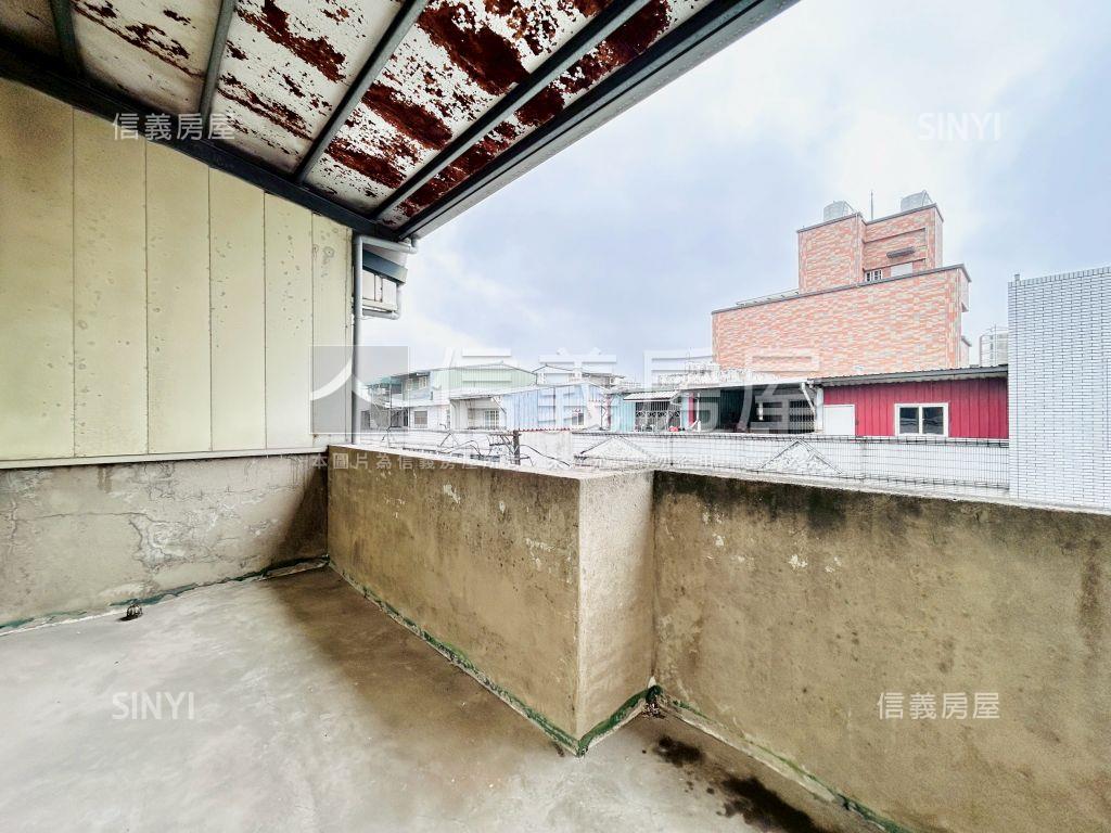 近中路重劃稀有釋出透天房屋室內格局與周邊環境