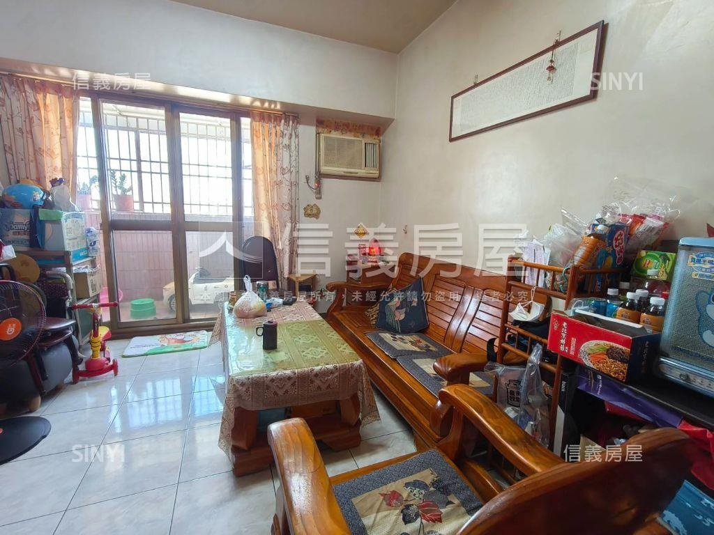 鳳山五甲機能好棒棒３房房屋室內格局與周邊環境