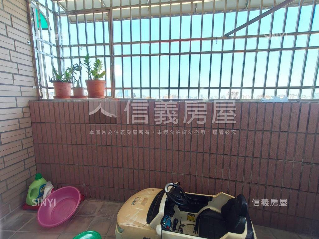 鳳山五甲機能好棒棒３房房屋室內格局與周邊環境