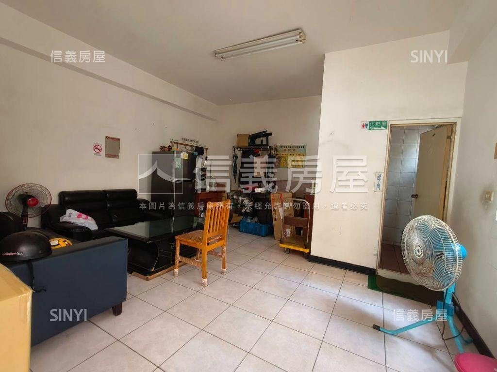 鳳山五甲機能好棒棒３房房屋室內格局與周邊環境