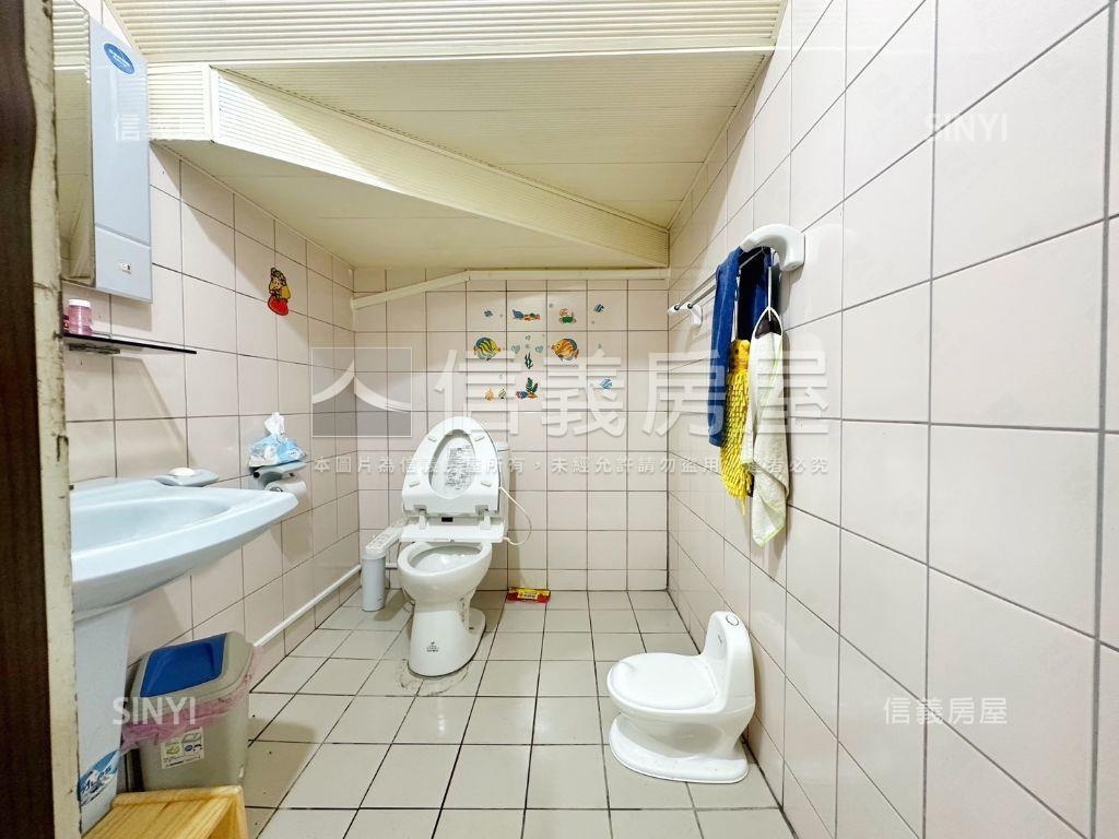 社區管理一樓大空間車位Ｂ房屋室內格局與周邊環境