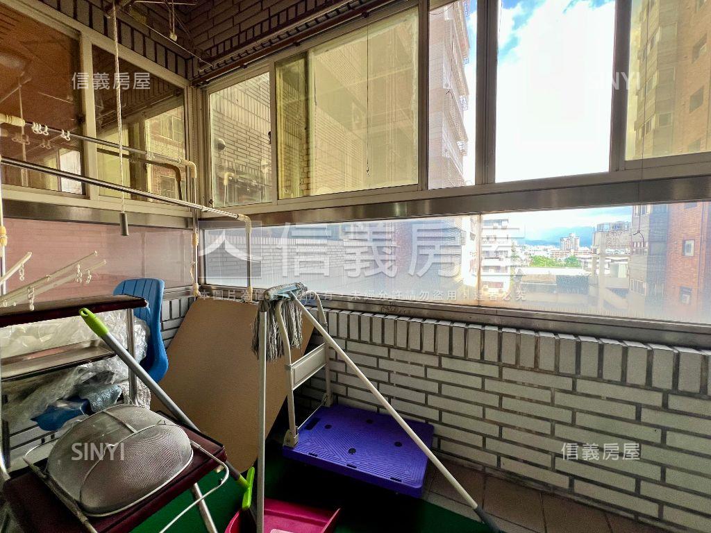 專任惠宇三房稀有車位房屋室內格局與周邊環境