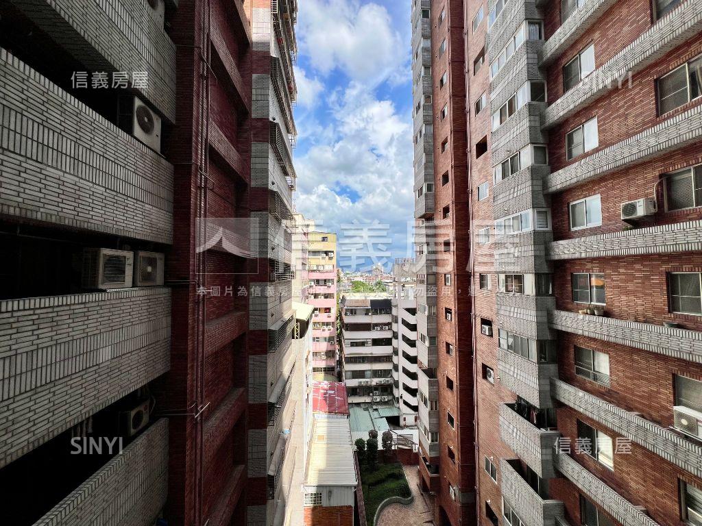 專任惠宇三房稀有車位房屋室內格局與周邊環境