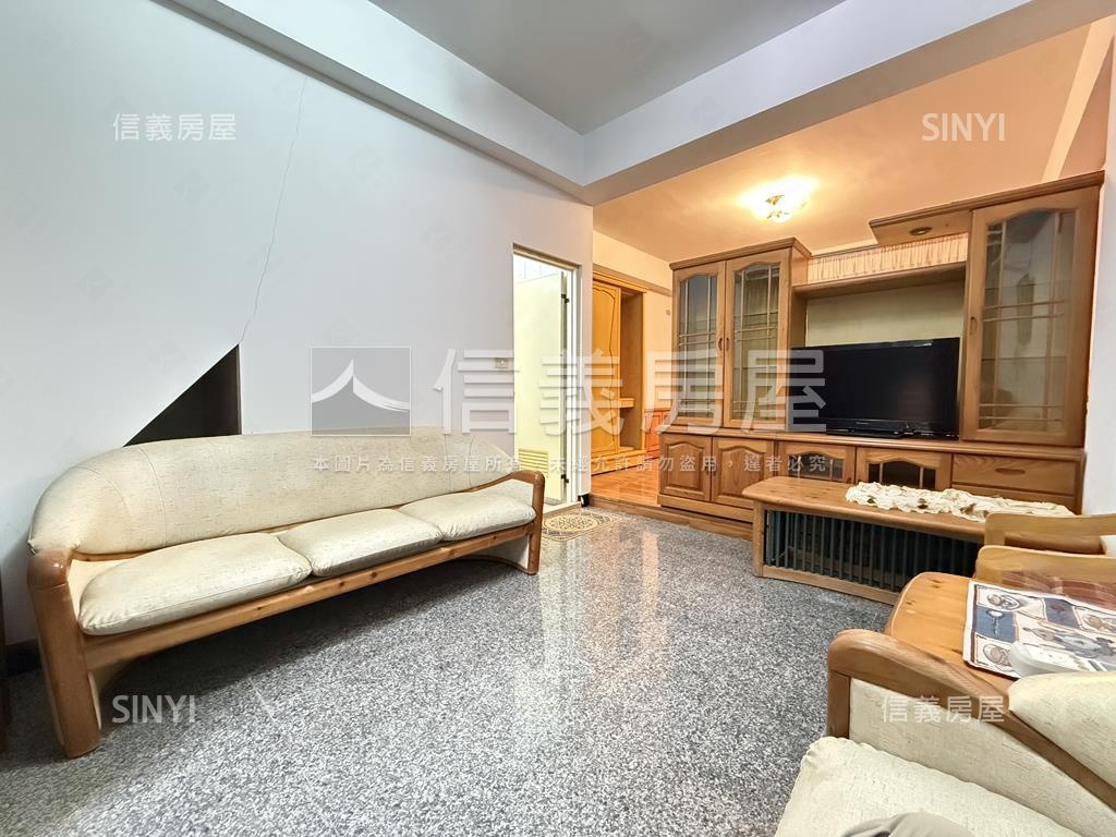 東區一樓一房一廳房屋室內格局與周邊環境