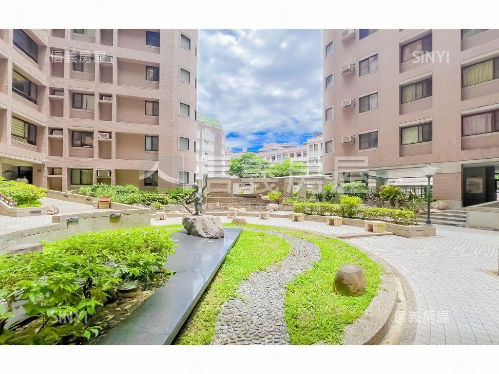 西屯震後次頂樓三房車位房屋室內格局與周邊環境