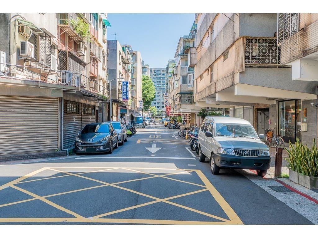 東區大土持｜公園樹海美宅房屋室內格局與周邊環境