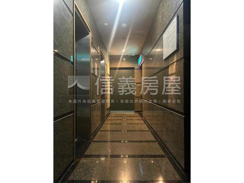 雲頂辦公室－１房屋室內格局與周邊環境