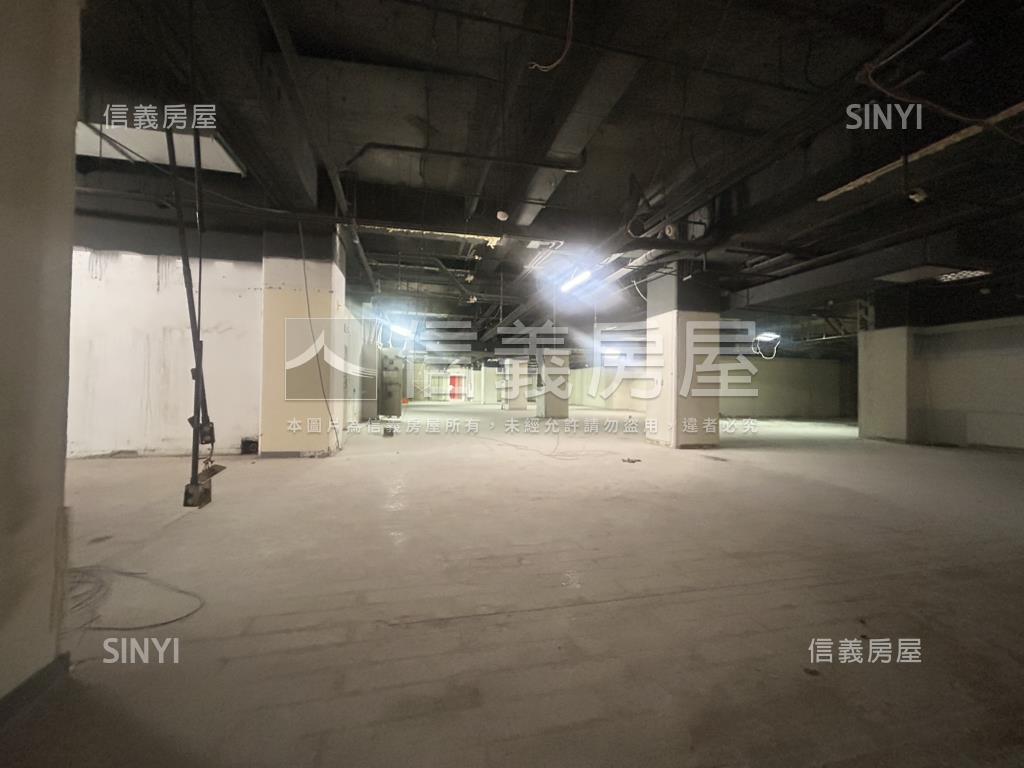 雲頂辦公室－１房屋室內格局與周邊環境