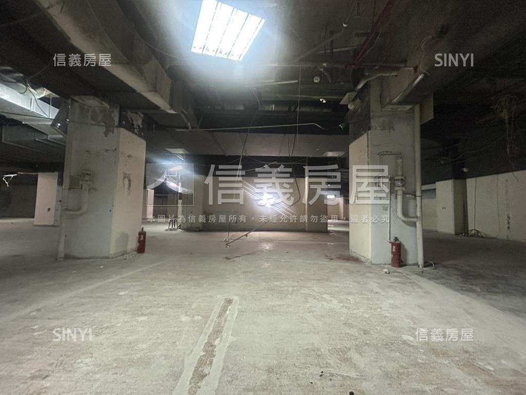 雲頂辦公室－１房屋室內格局與周邊環境