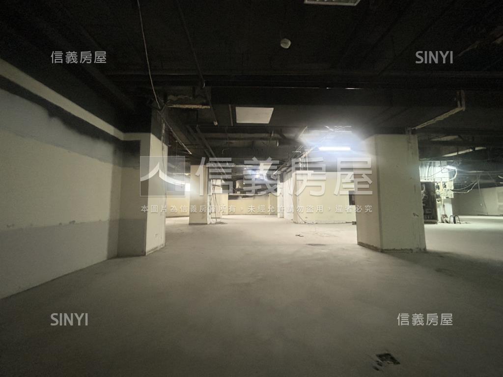 雲頂辦公室－１房屋室內格局與周邊環境