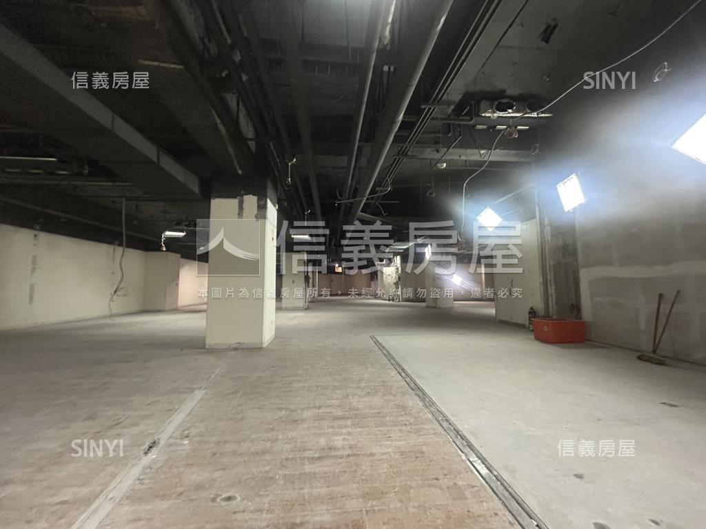 雲頂辦公室－１房屋室內格局與周邊環境