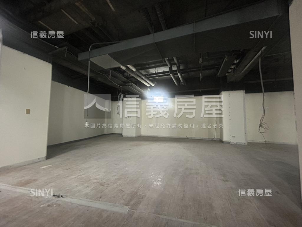 雲頂辦公室－１房屋室內格局與周邊環境