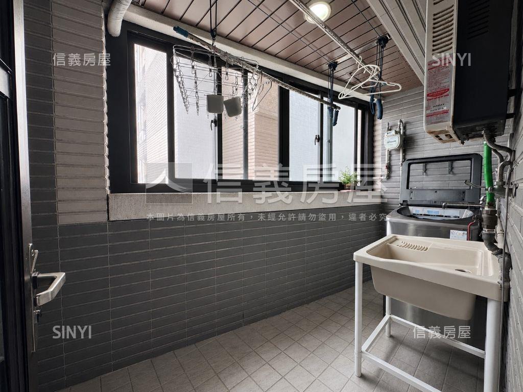 ⭐瑋石登峰兩房美宅車位⭐房屋室內格局與周邊環境