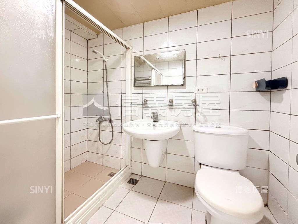 捷運高樓景觀邊間三房車位房屋室內格局與周邊環境