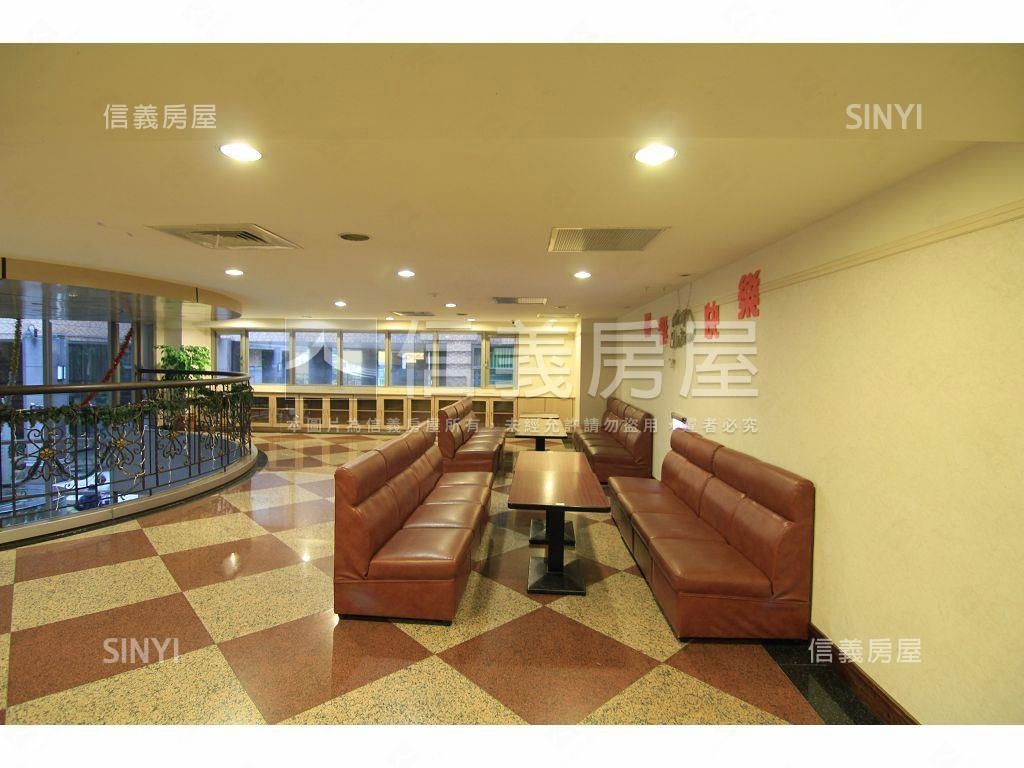 捷運高樓景觀邊間三房車位房屋室內格局與周邊環境