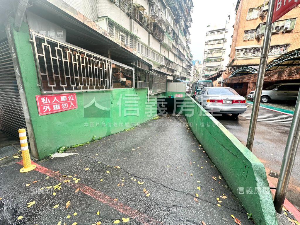 中原街七喜坡平大車位房屋室內格局與周邊環境