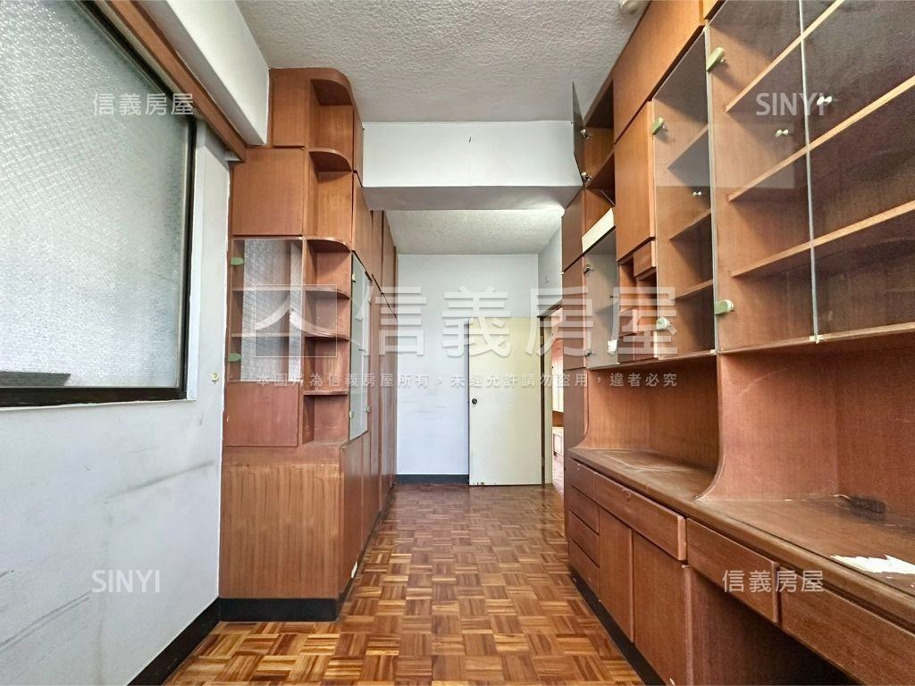 大安路靜巷朝南電梯四房房屋室內格局與周邊環境