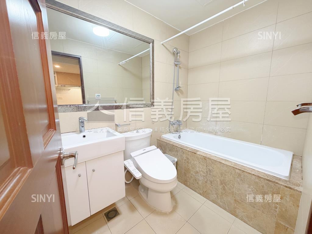 新巨蛋★收納滿分美屋房屋室內格局與周邊環境