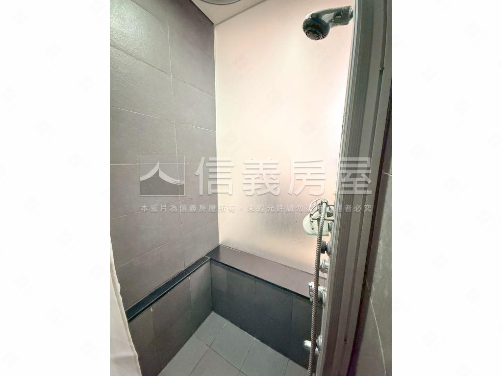 喜來登挑高套房房屋室內格局與周邊環境