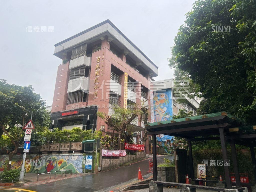 景華典雅時尚一樓房屋室內格局與周邊環境