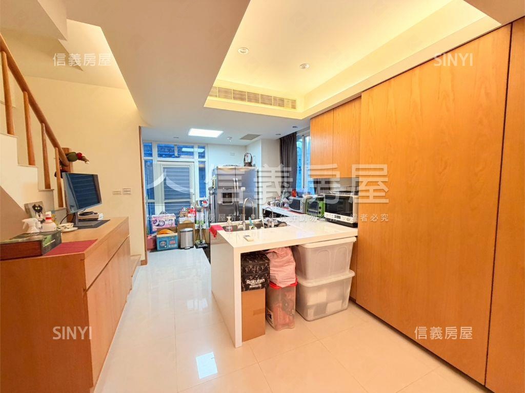 莊子．雅致雙車位別墅房屋室內格局與周邊環境