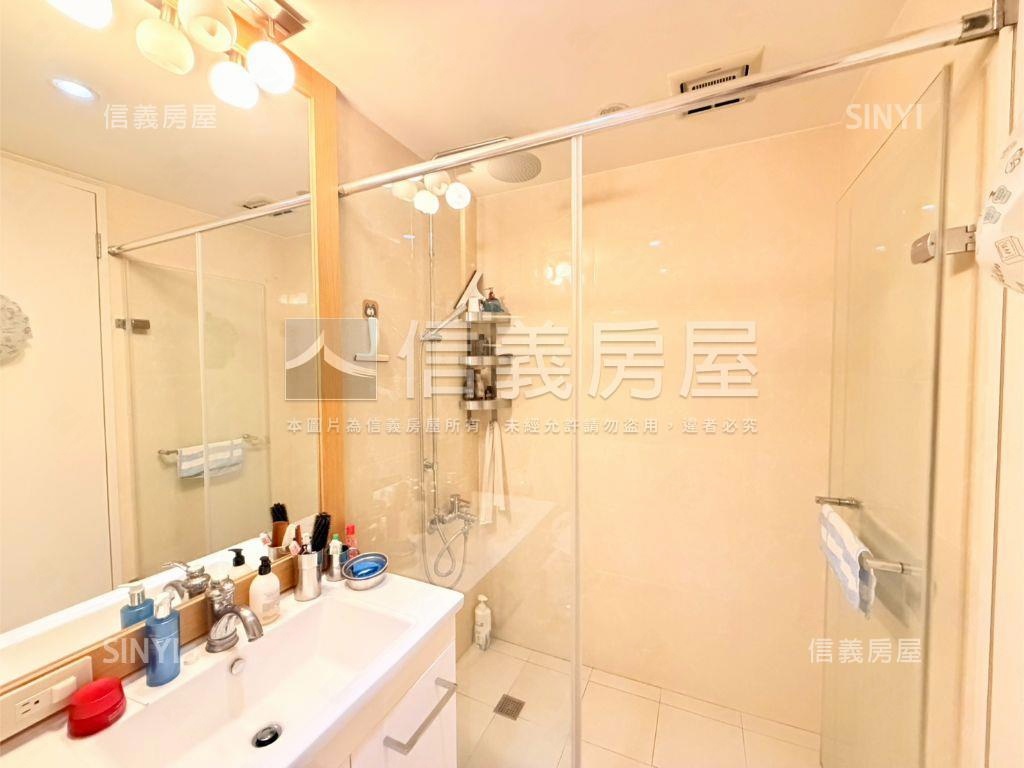 莊子．雅致雙車位別墅房屋室內格局與周邊環境