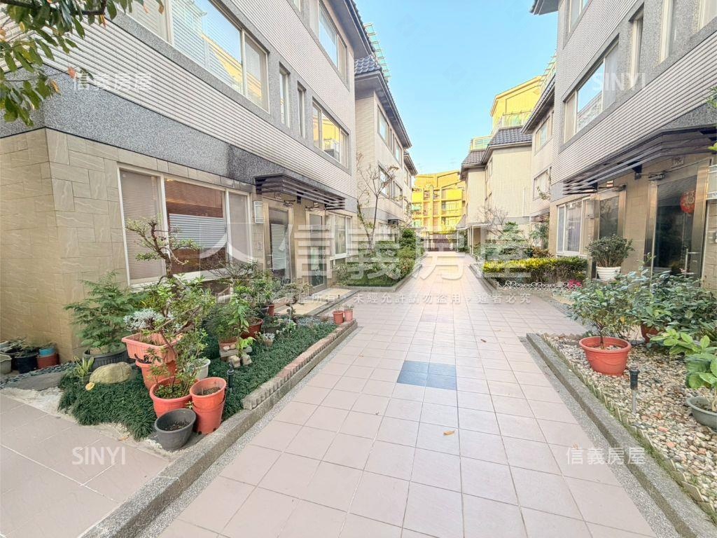 莊子．雅致雙車位別墅房屋室內格局與周邊環境